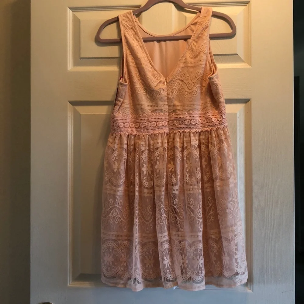 Beautiful New With Tags Lace Dress - Picture 2 of 2